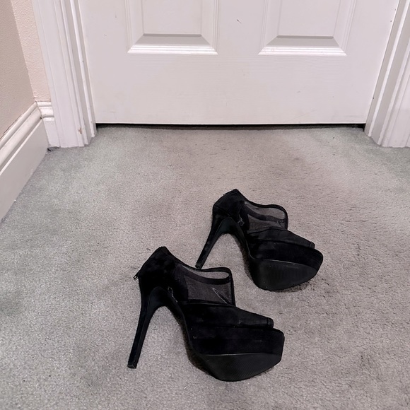 Jessica Simpson Suede Peep Toe Platform Pumps - Picture 3 of 3